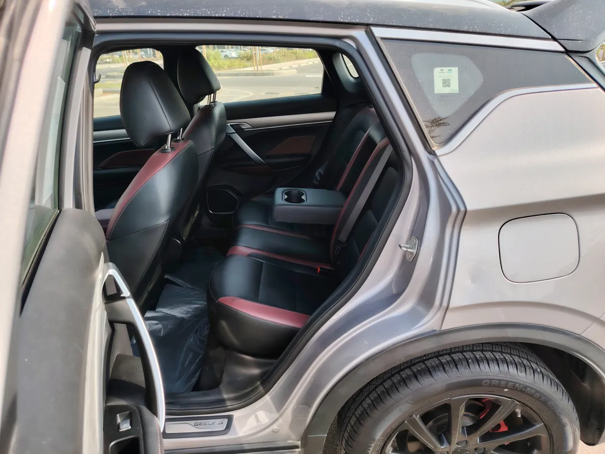Car image 15