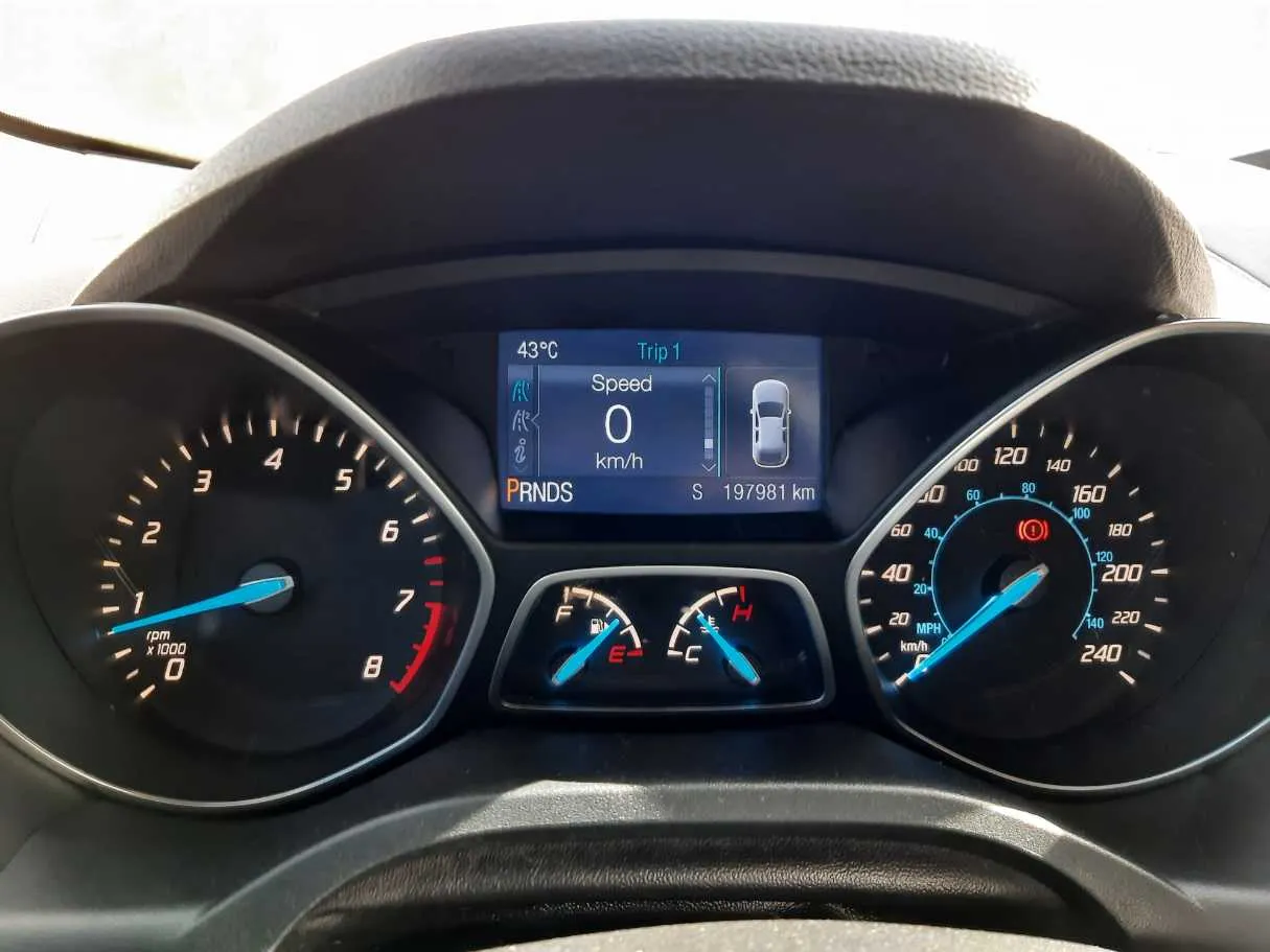 Car image 18
