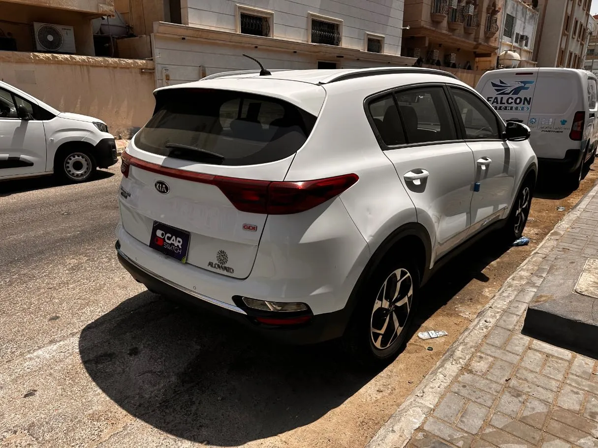 Car image 5