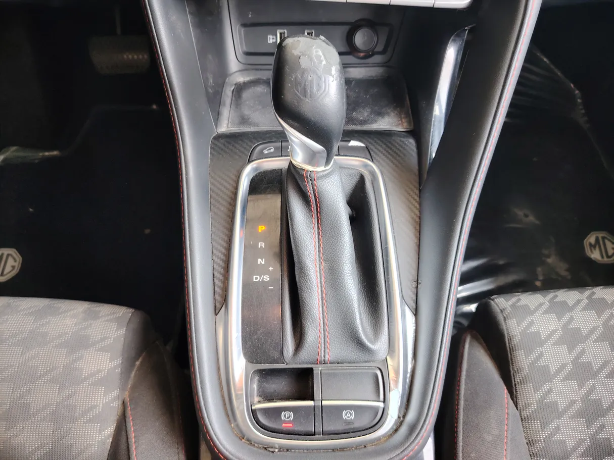 Car image 23