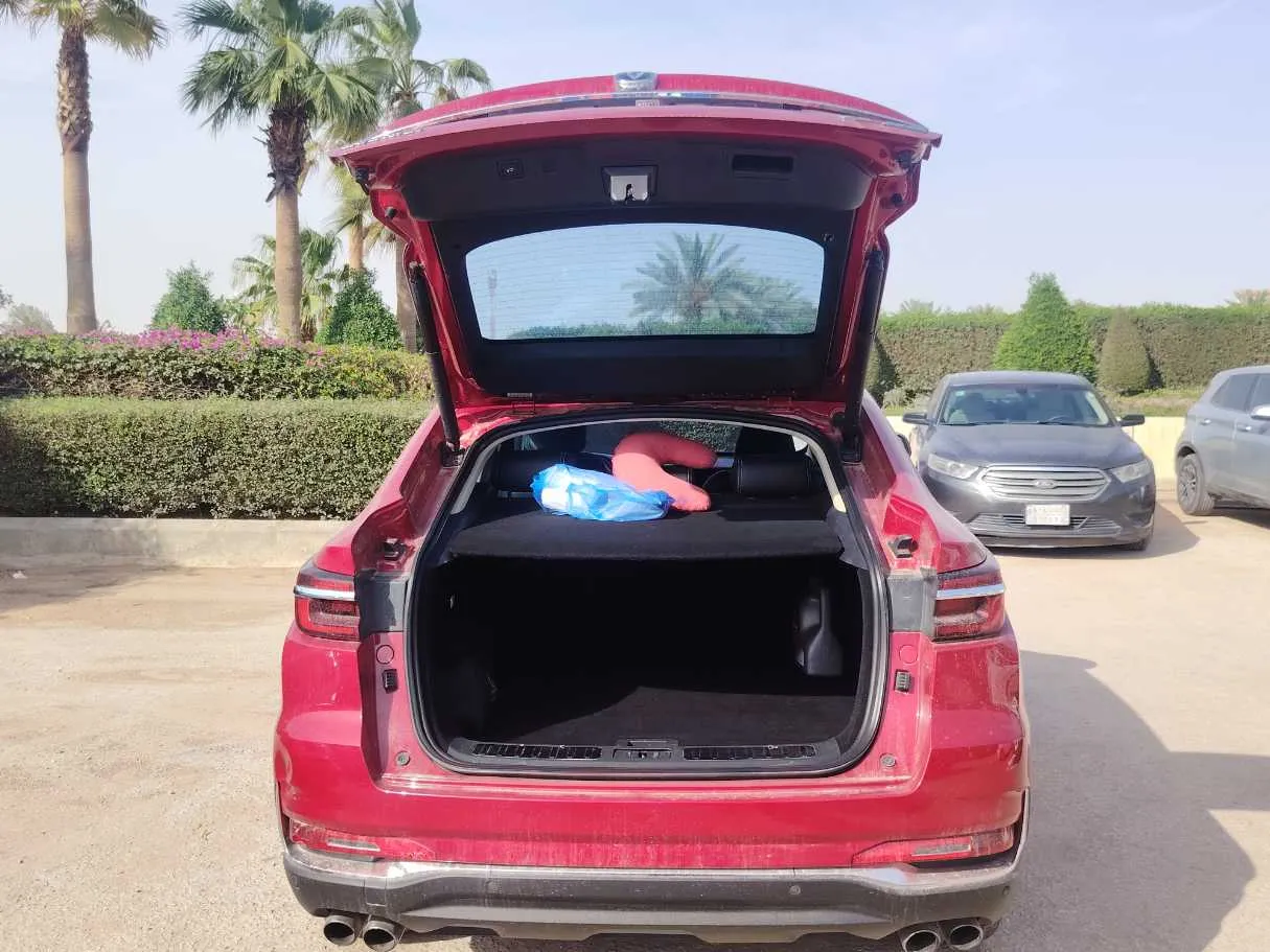 Car image 26