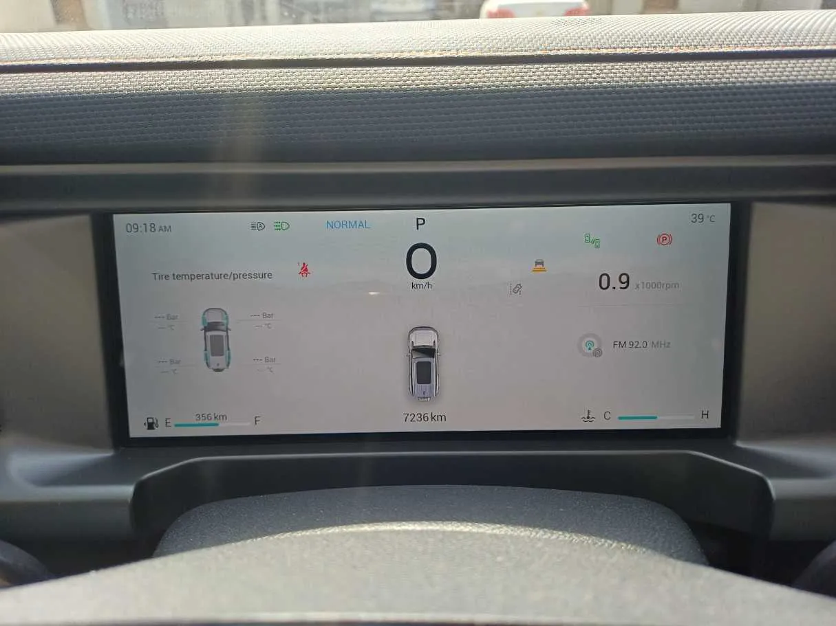 Car image 18