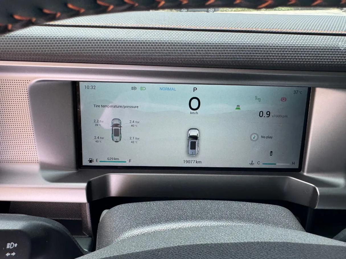Car image 18