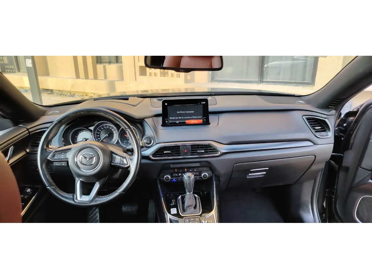 Car image 17