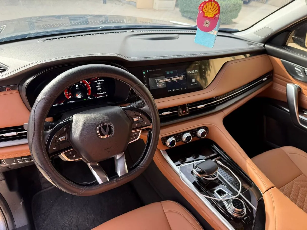 Car image 14