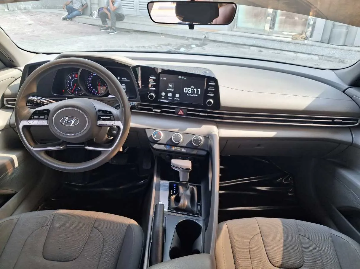 Car image 16