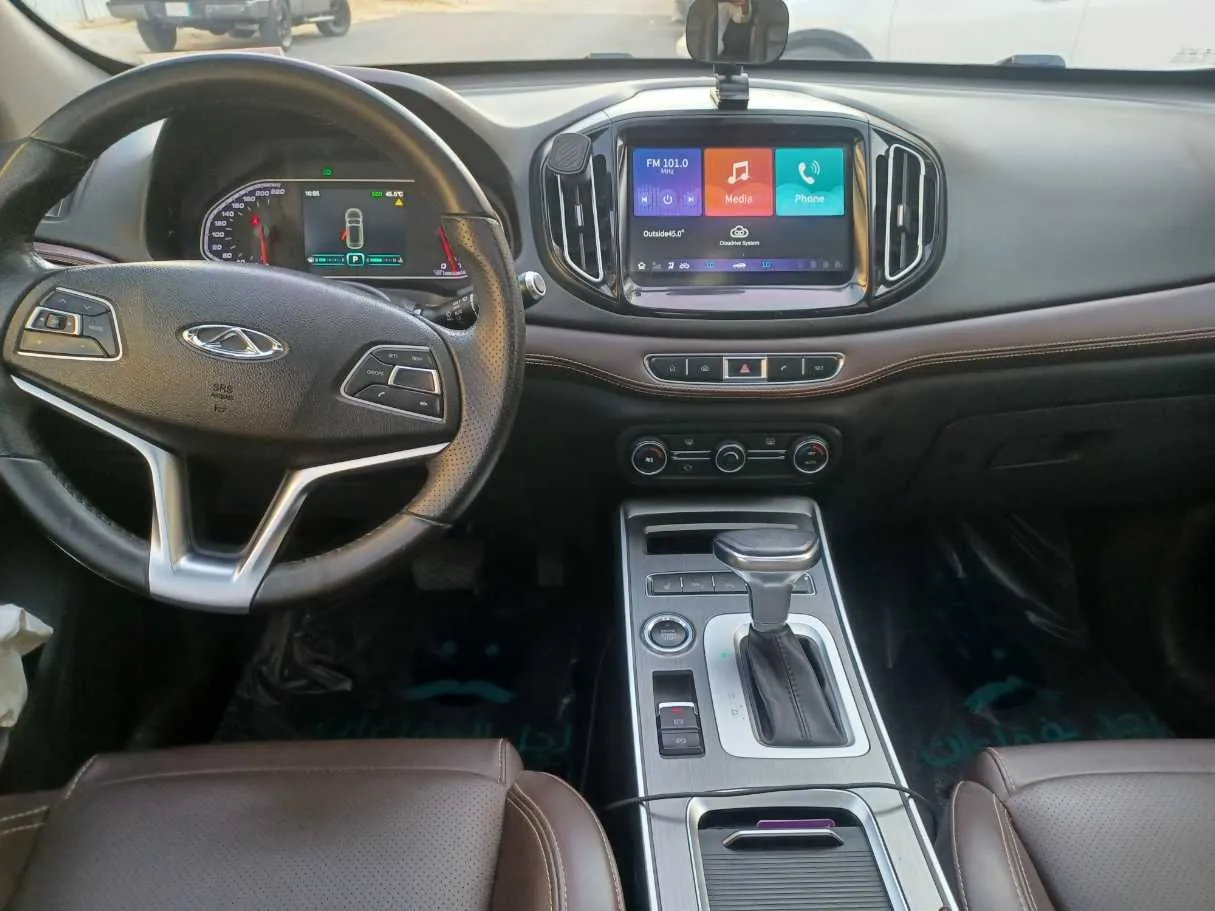 Car image 16