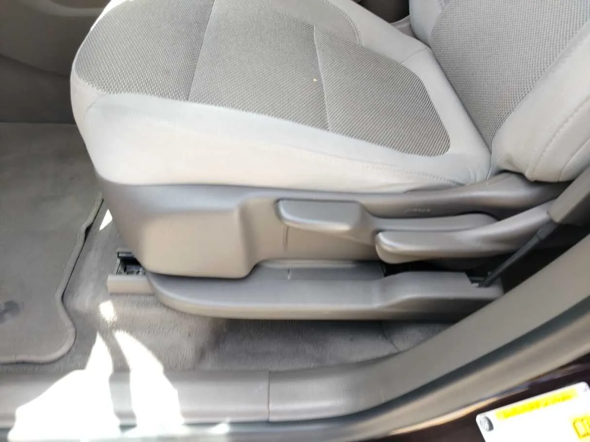 Car image 33