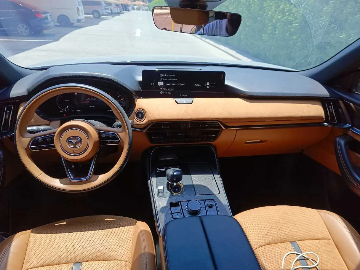 Car image 23