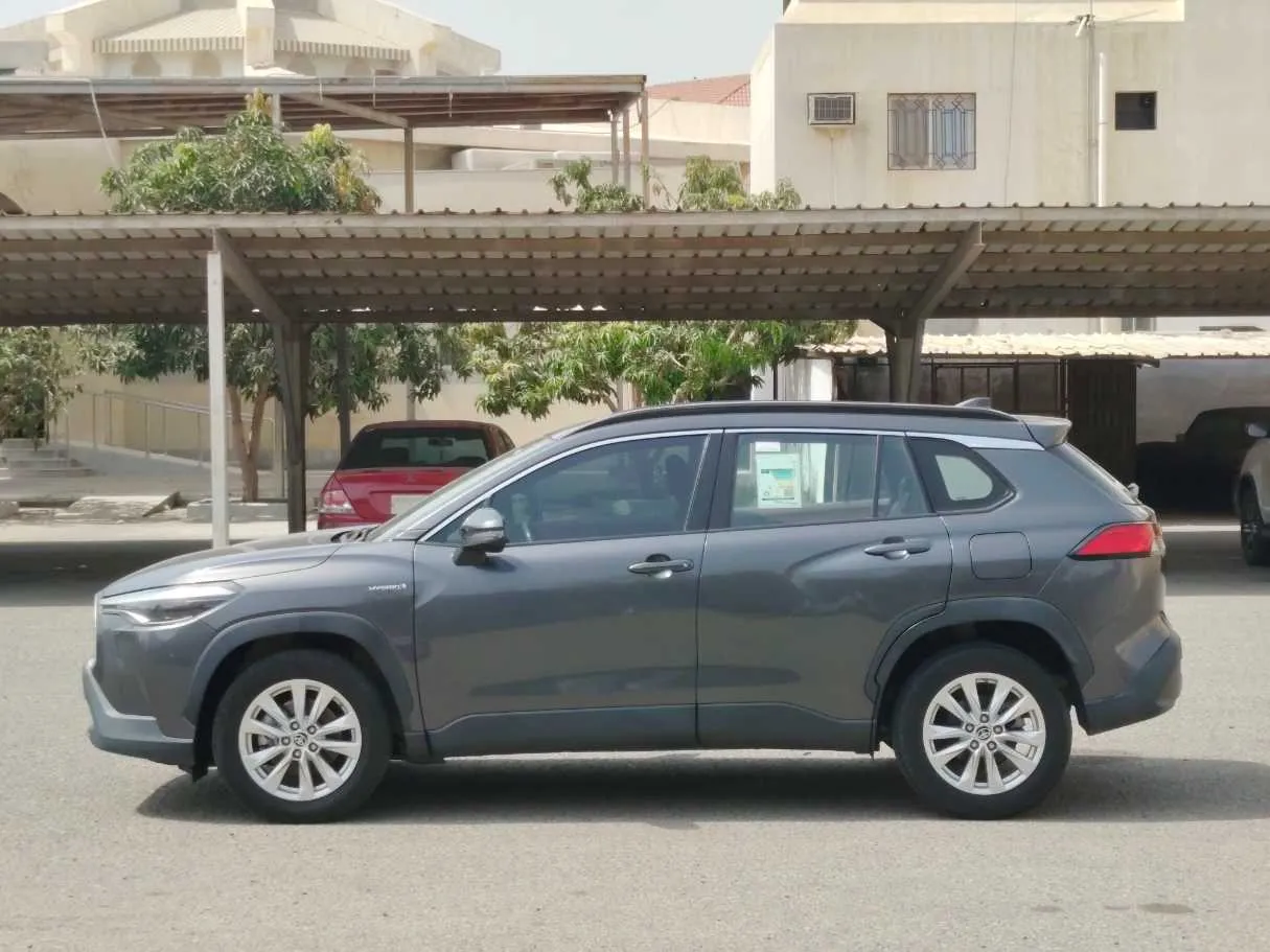 Car image 8