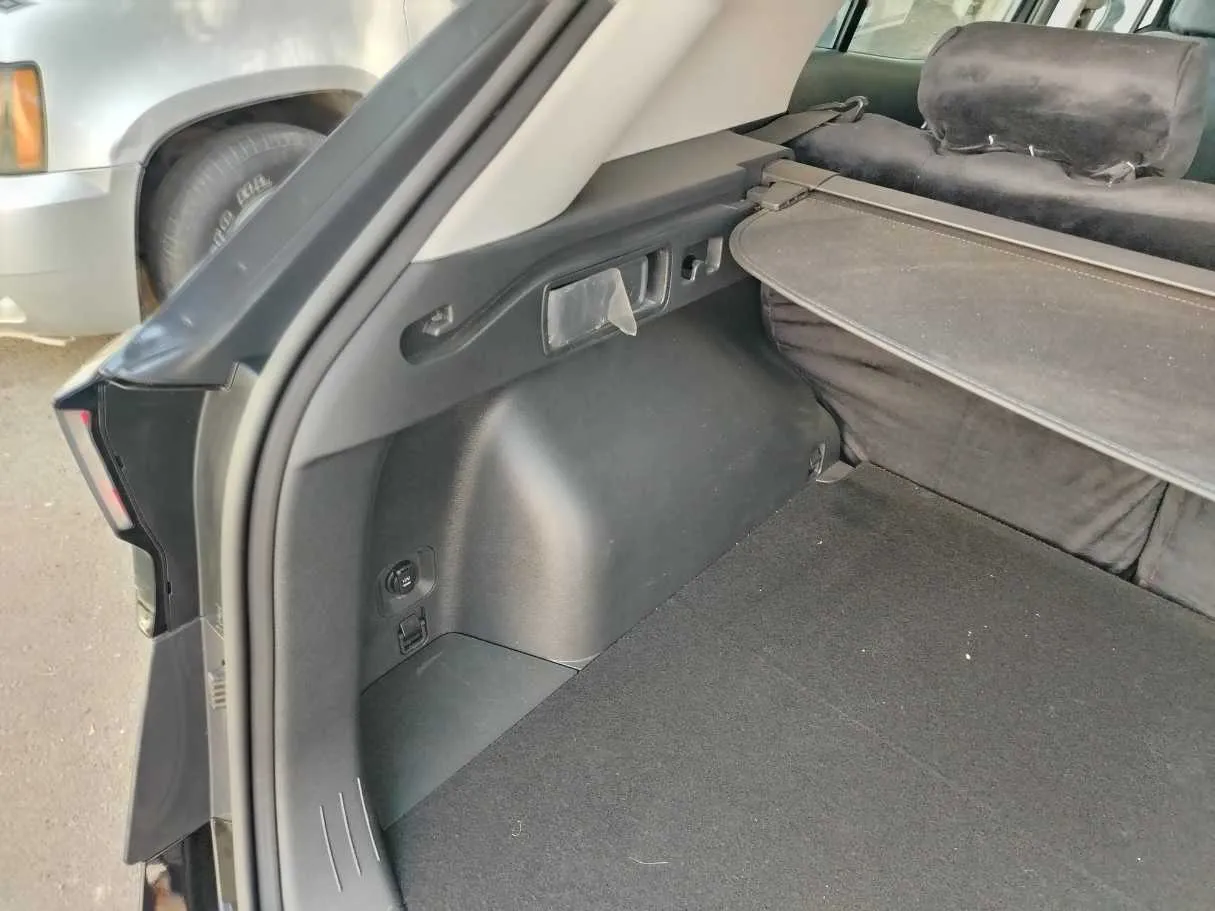 Car image 33