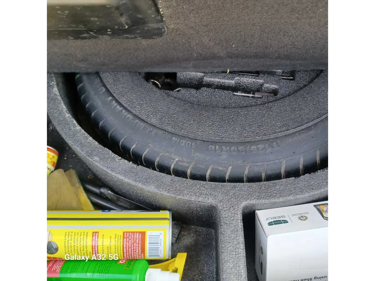 Car image 28