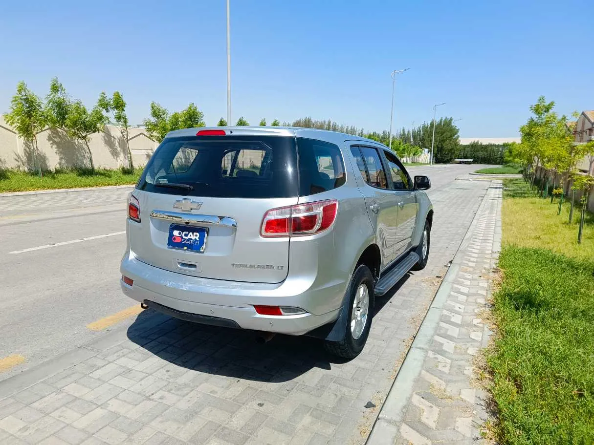 Car image 5