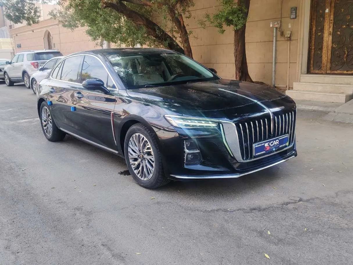 Car image 3