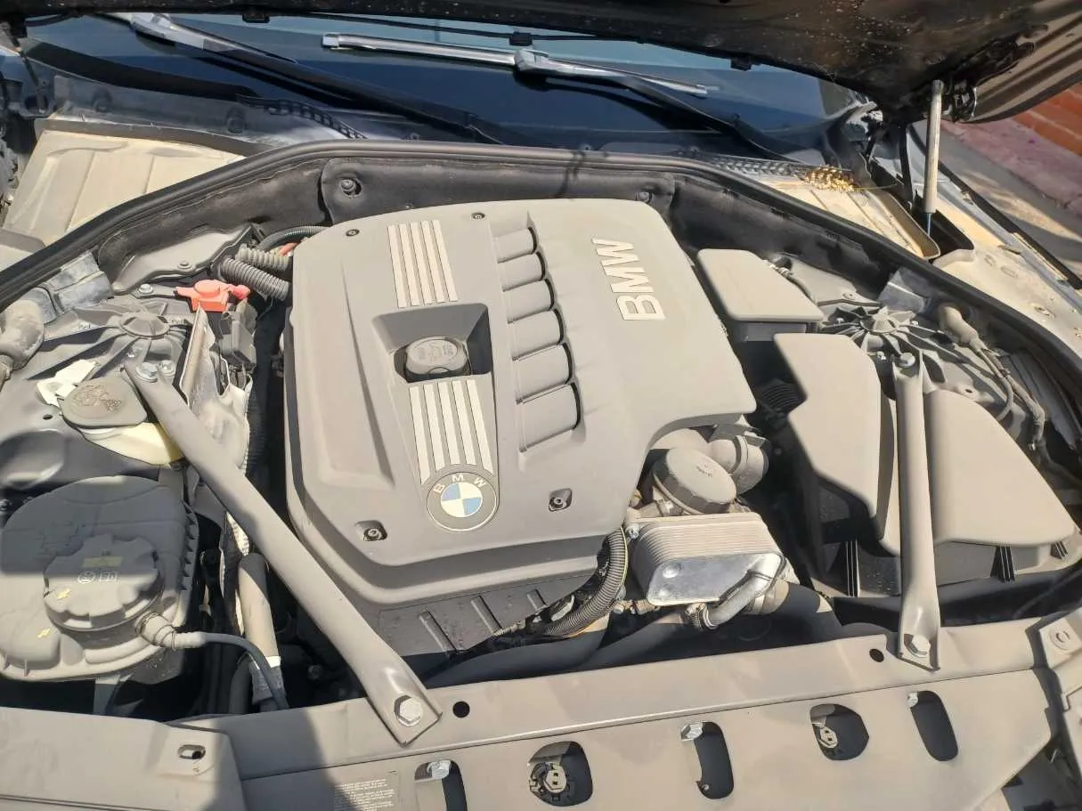 Car image 23