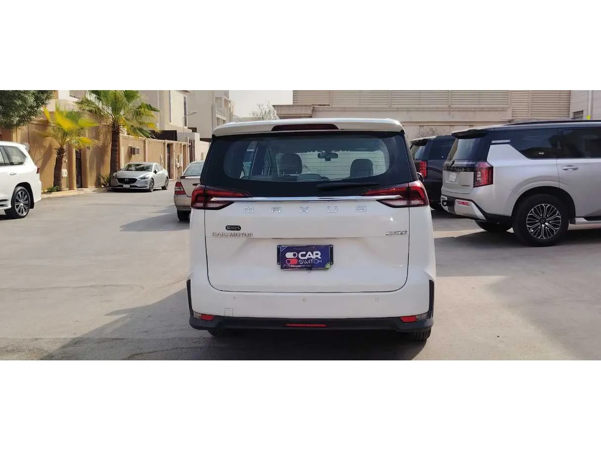Car image 6