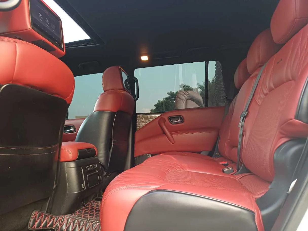 Car image 13