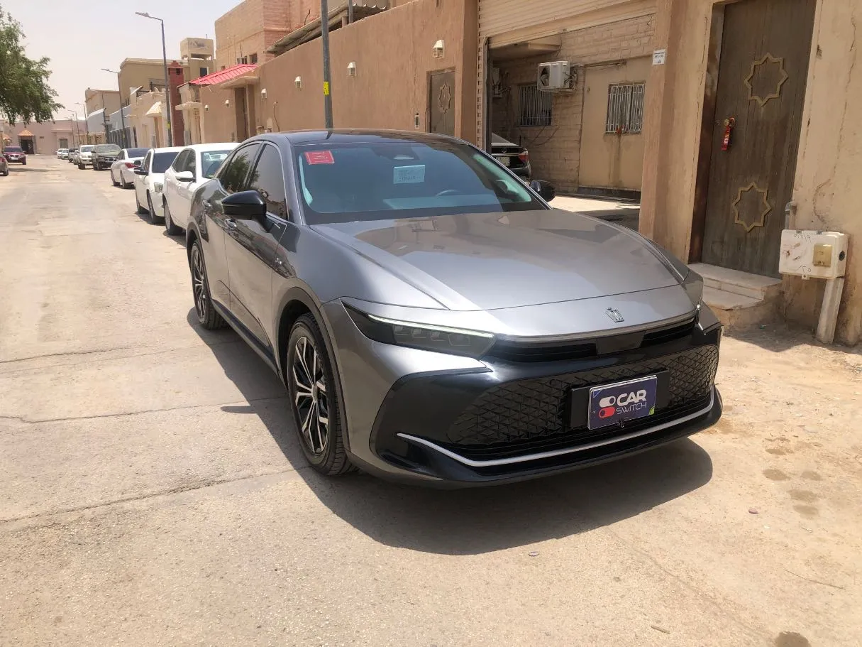 Car image 3