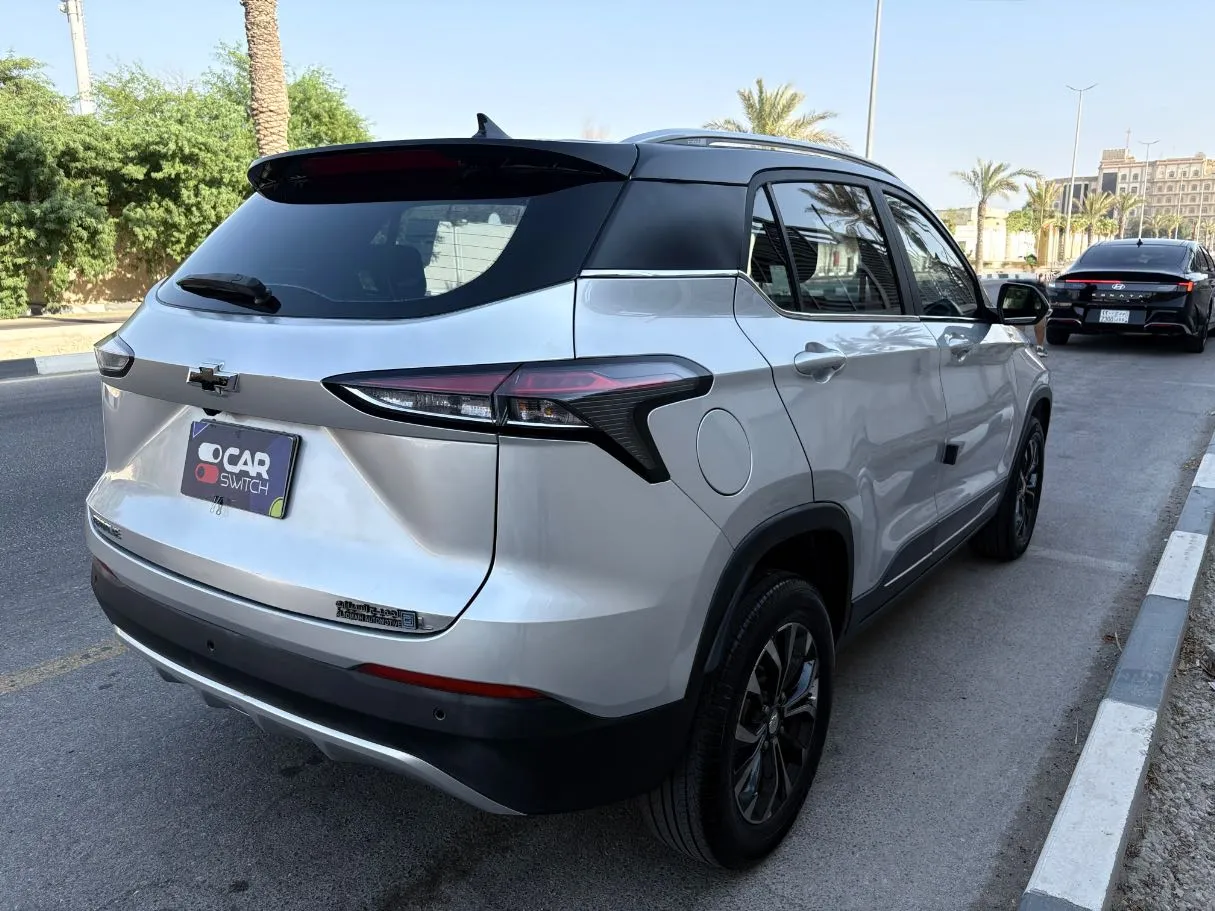 Car image 5