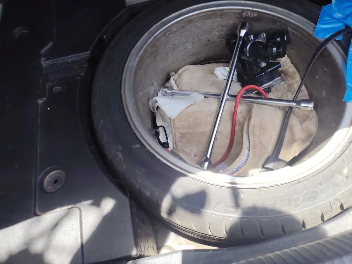 Car image 29