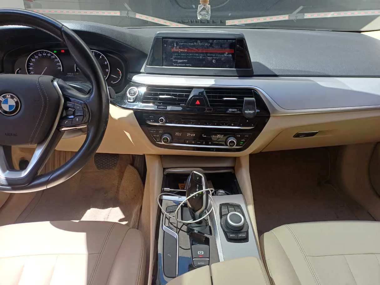 Car image 17
