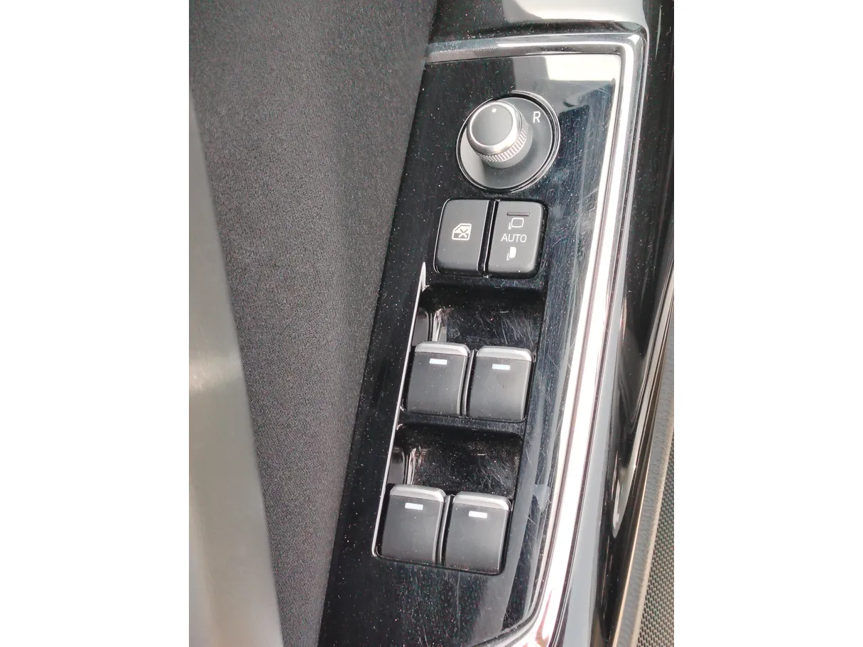 Car image 29