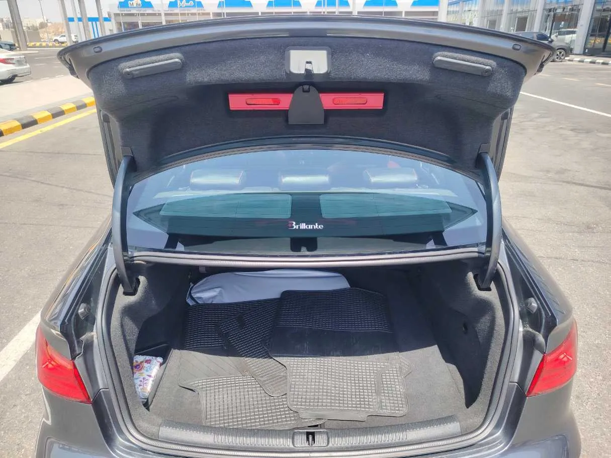 Car image 23