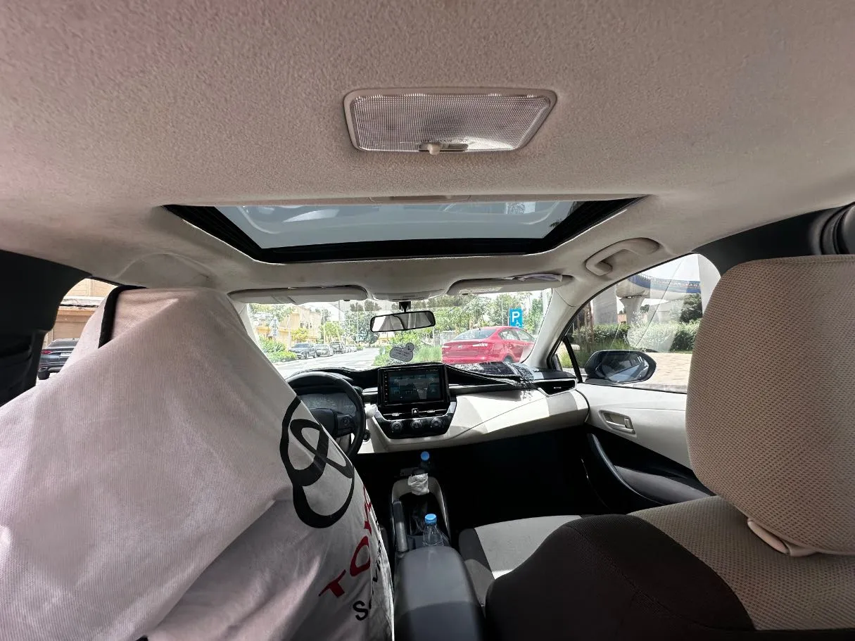Car image 16