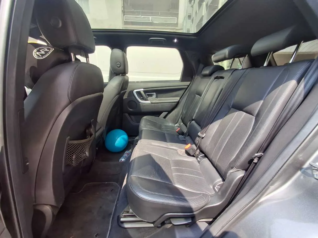 Car image 13