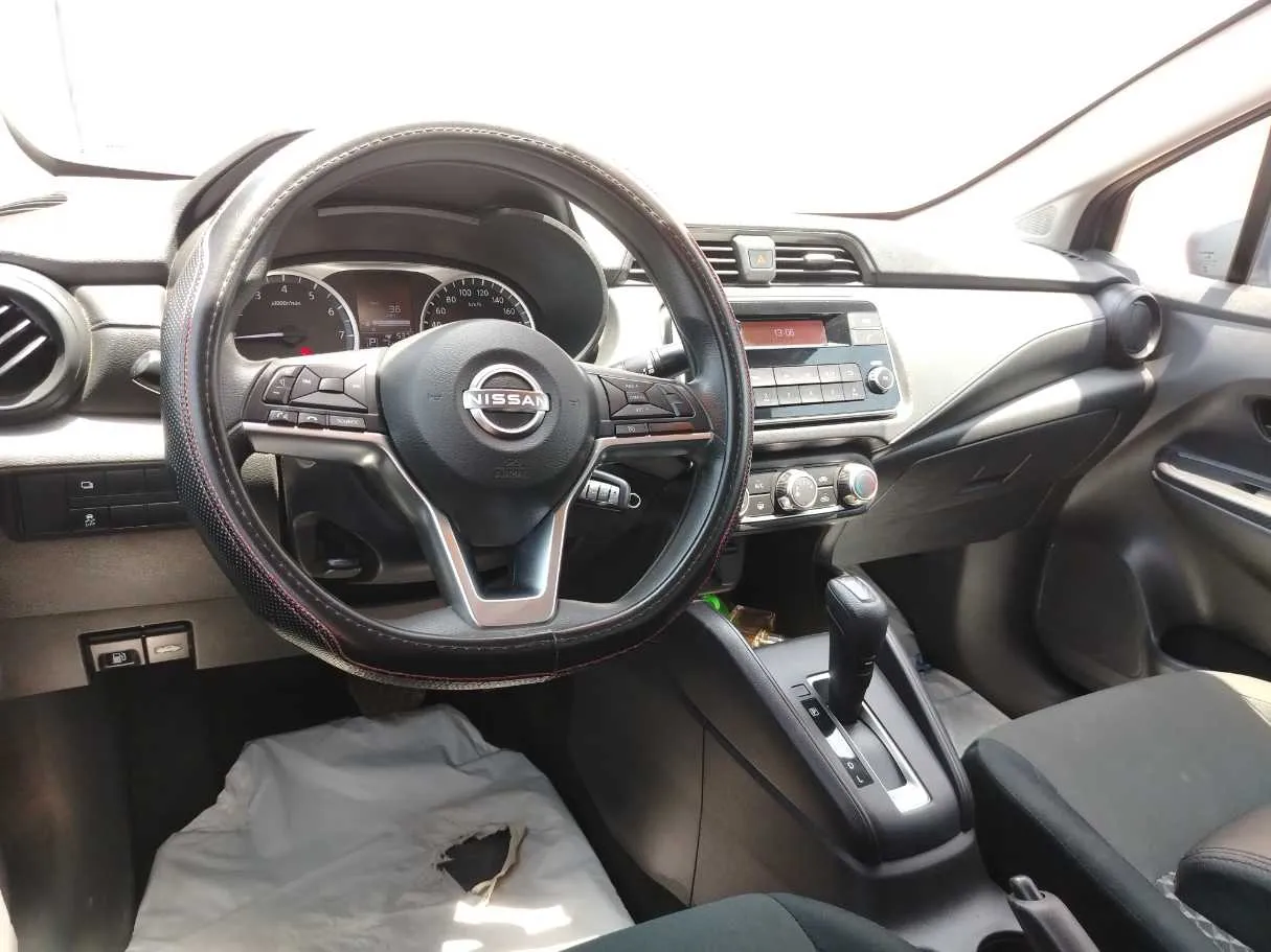 Car image 23