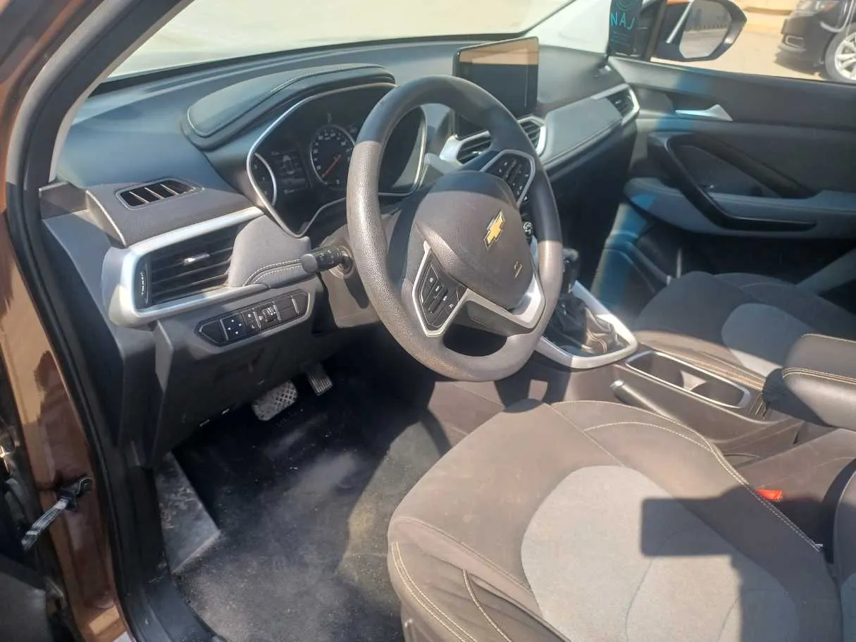 Car image 11