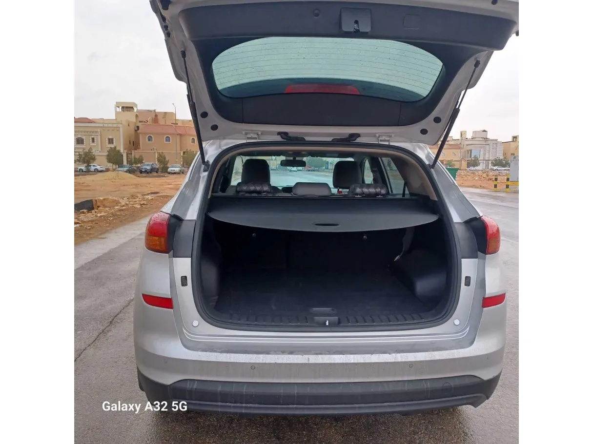 Car image 22