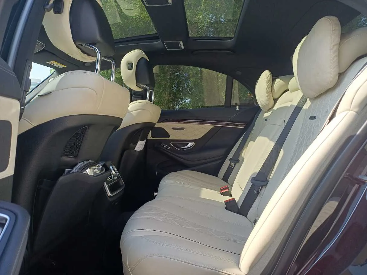 Car image 13