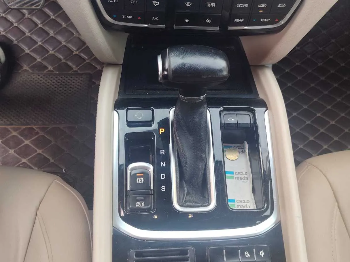 Car image 23