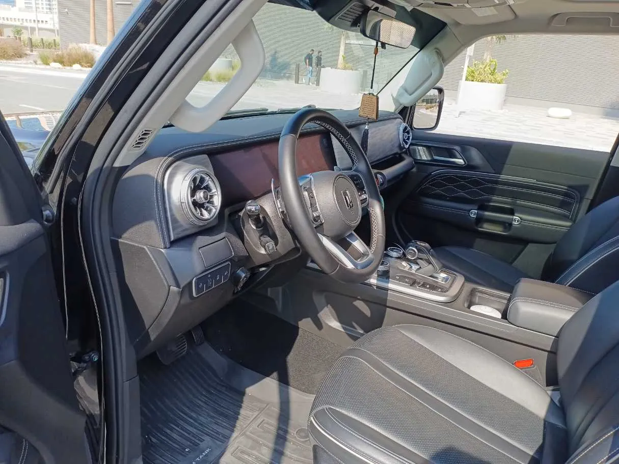 Car image 11