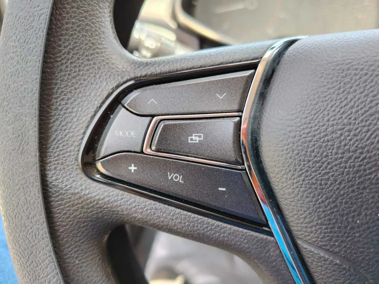 Car image 32