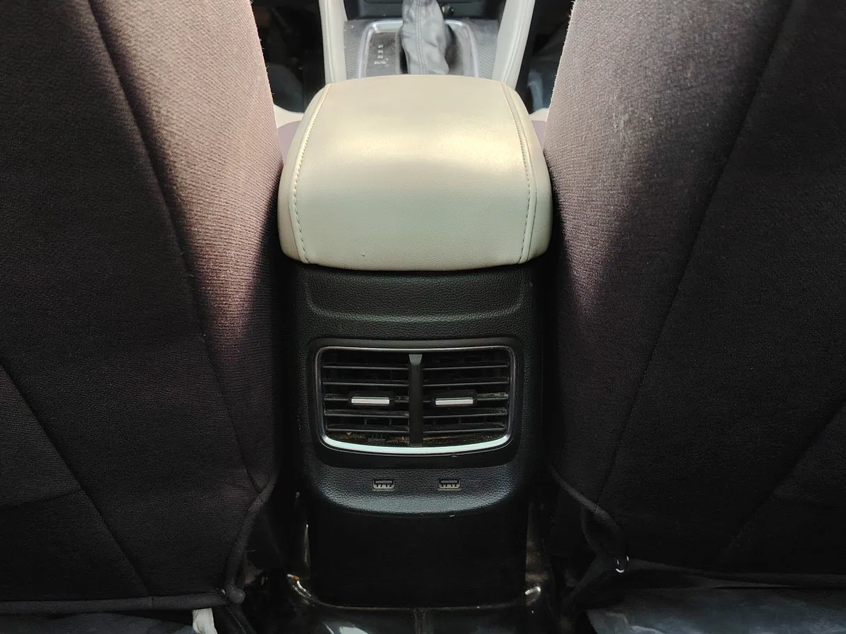 Car image 31
