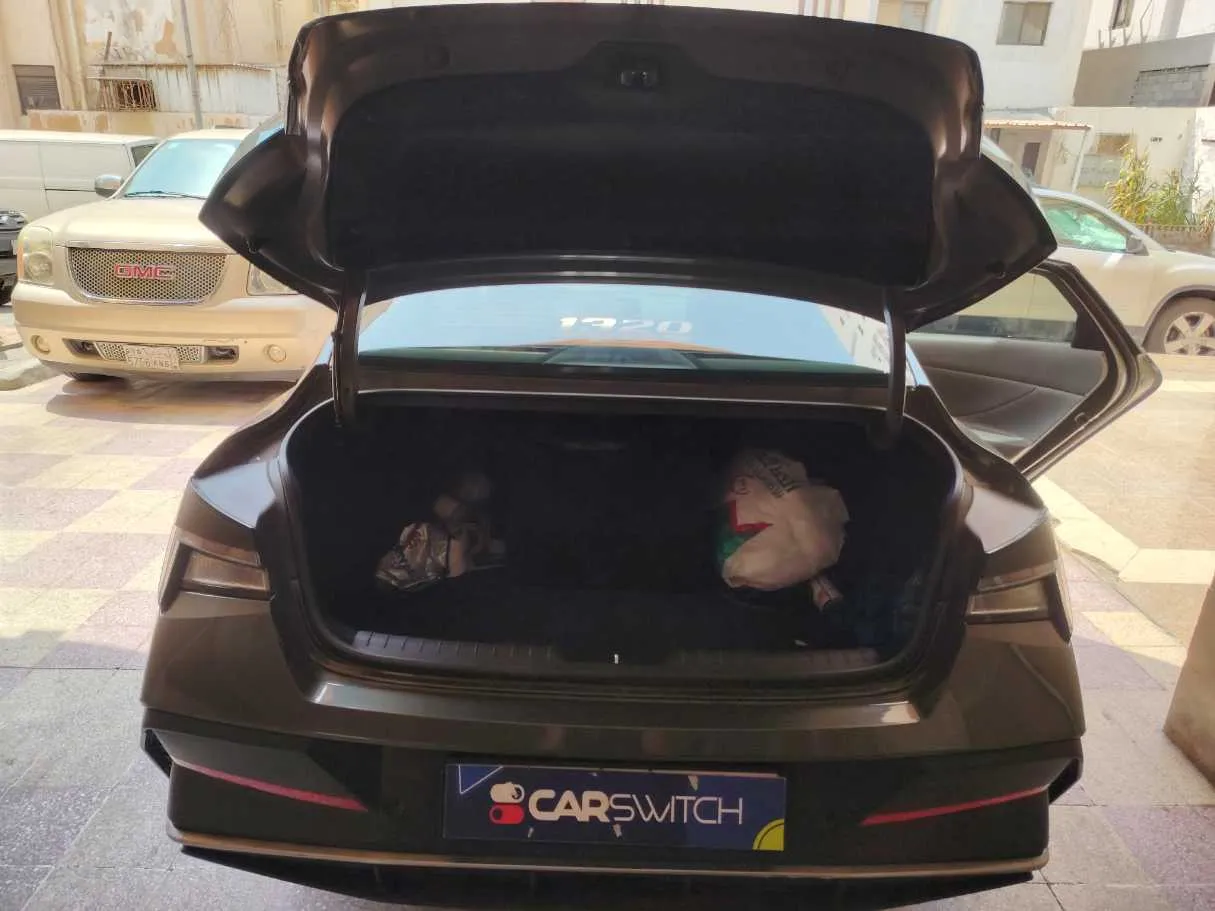 Car image 30