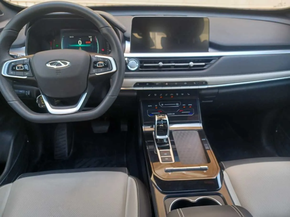 Car image 17