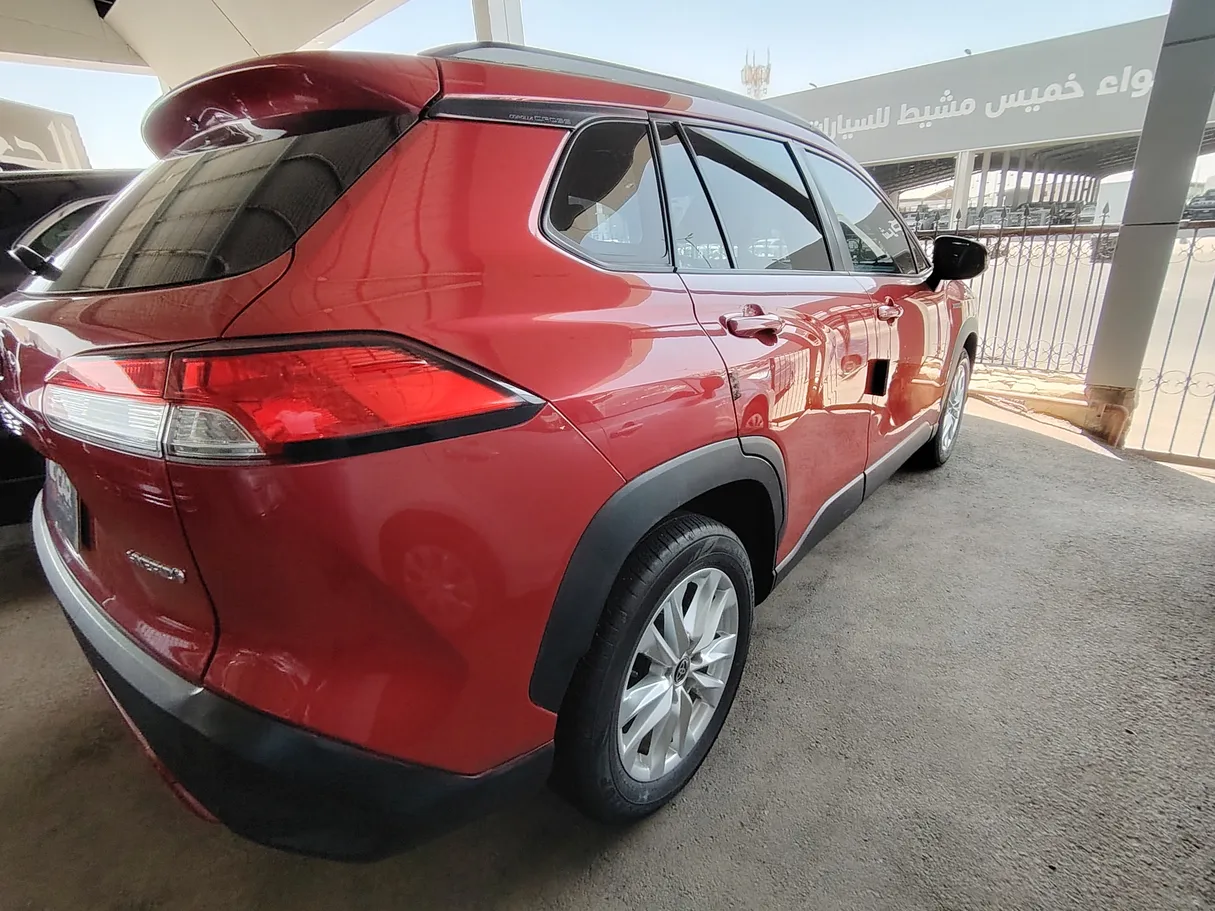 Car image 4