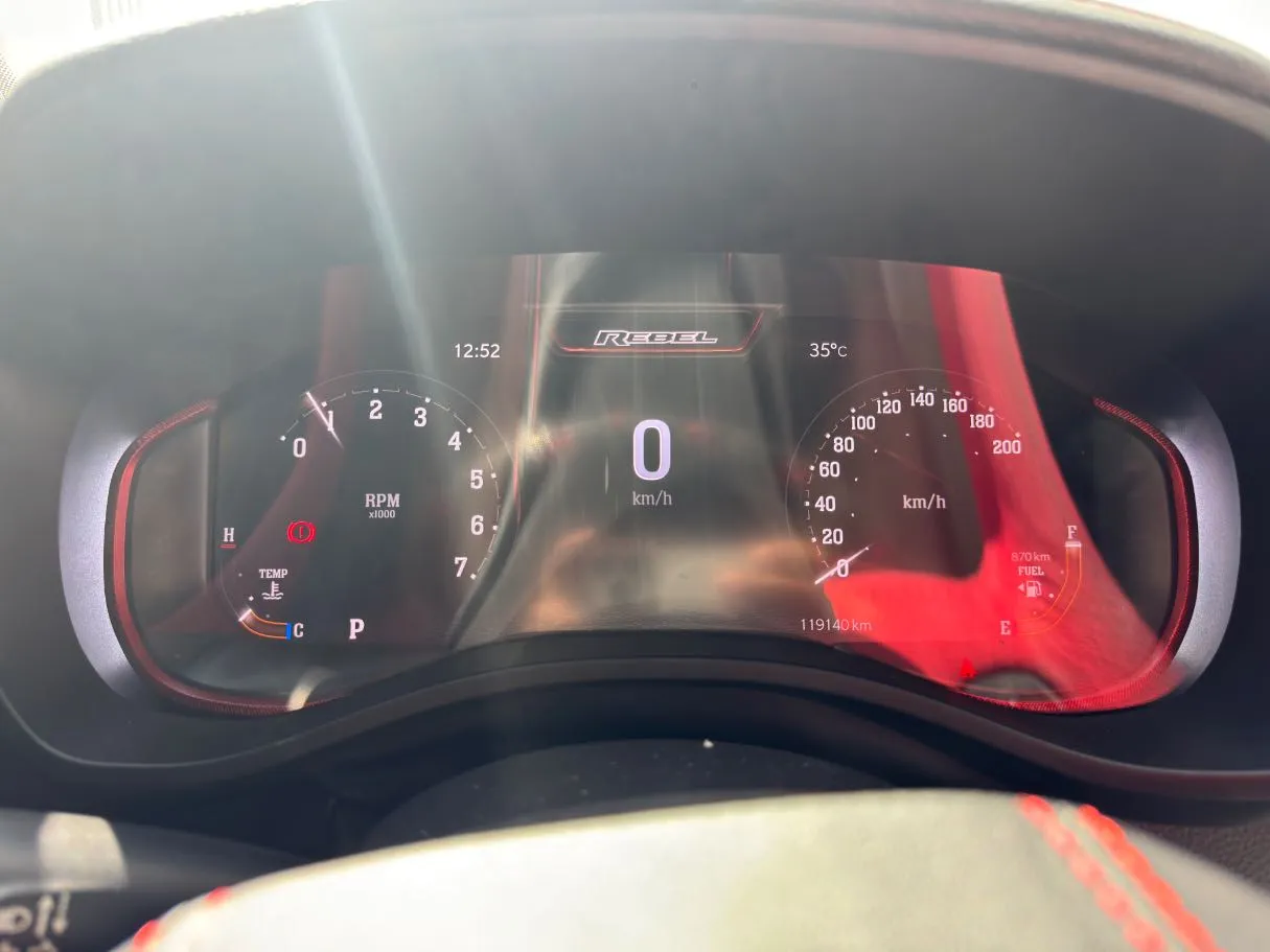 Car image 24