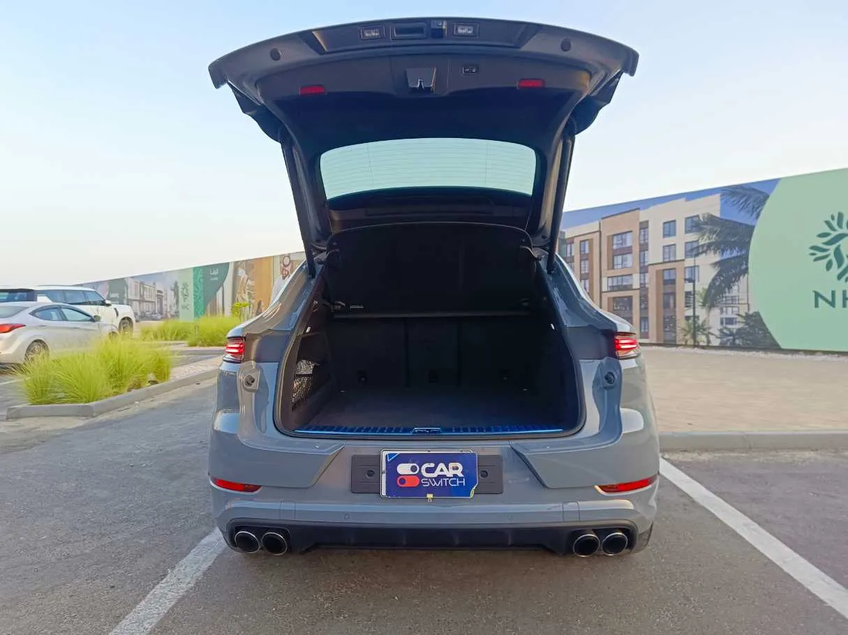 Car image 32