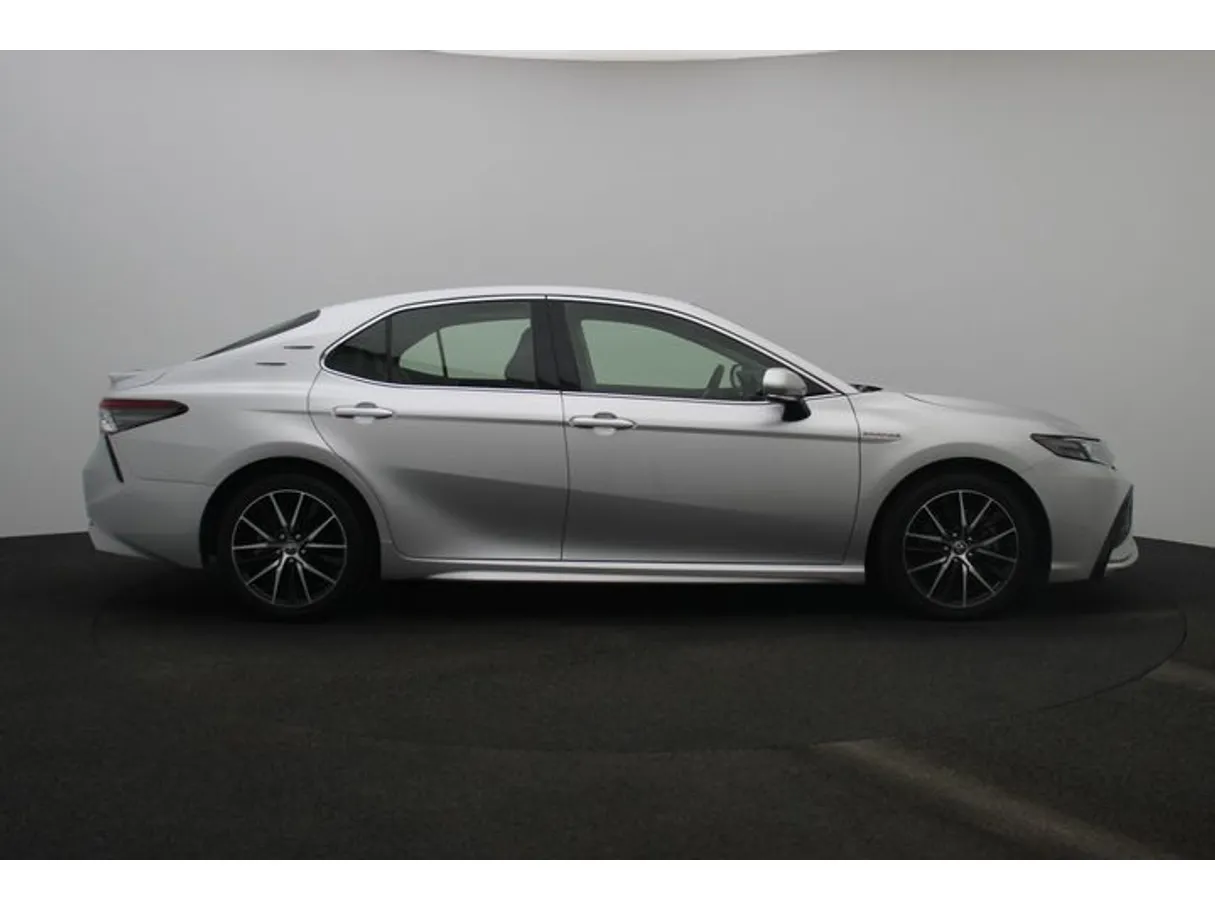 Car image 13