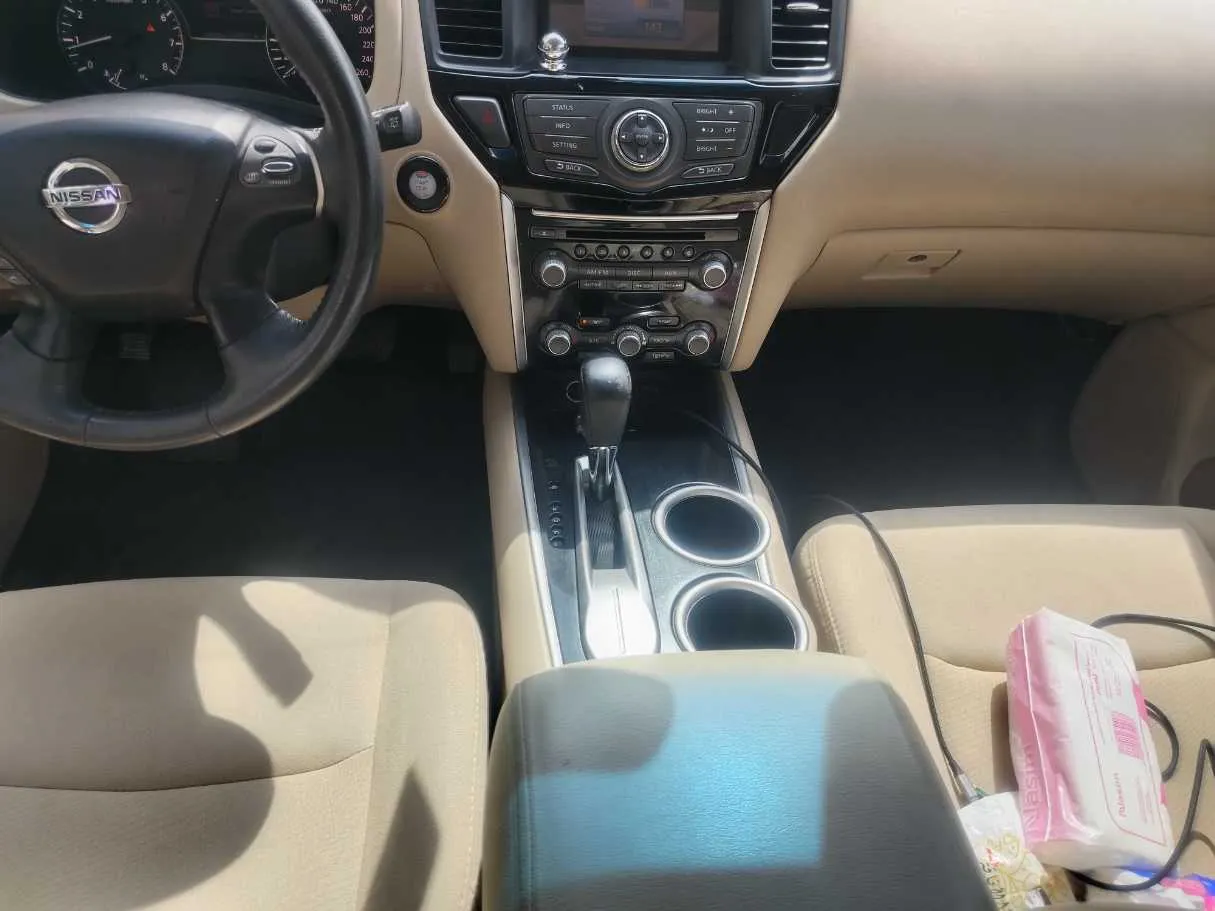 Car image 24