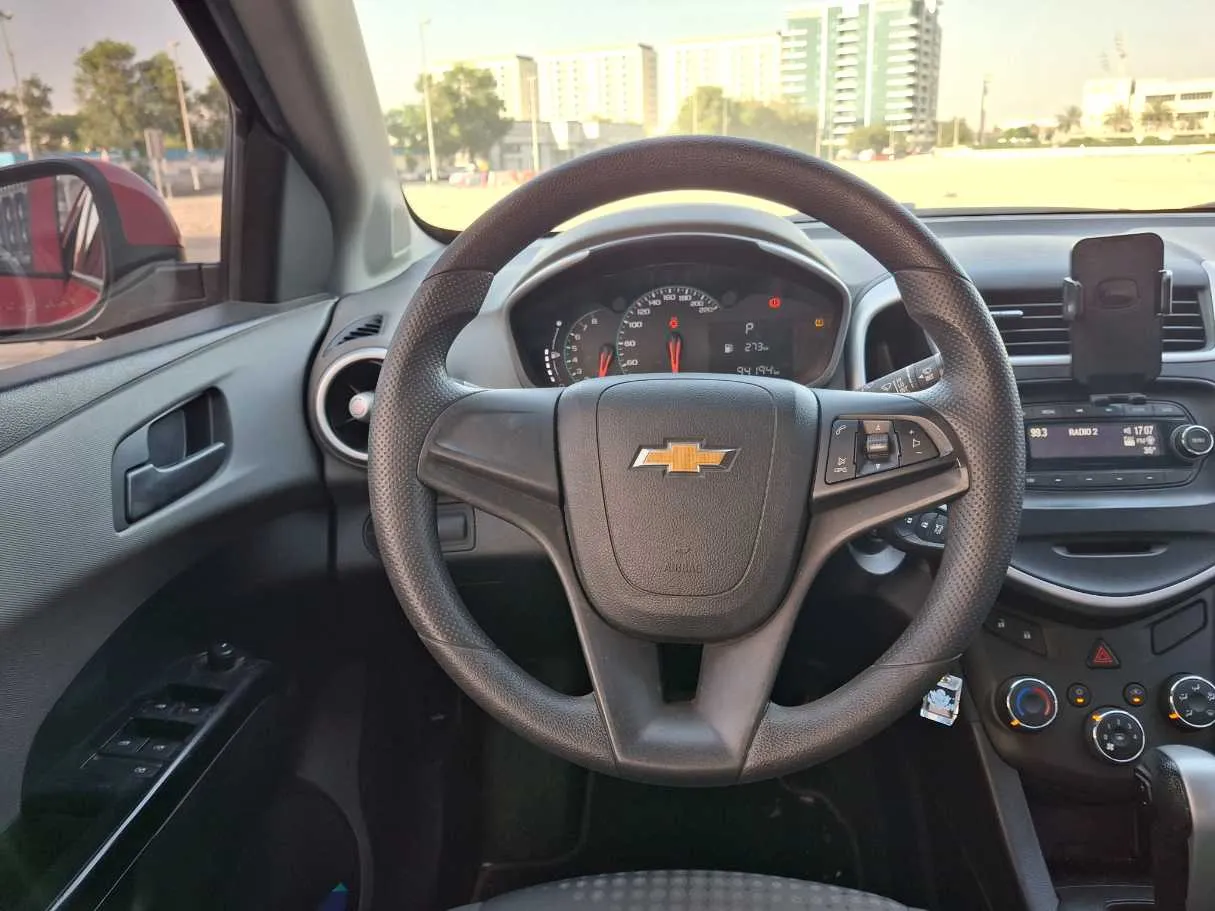 Car image 14