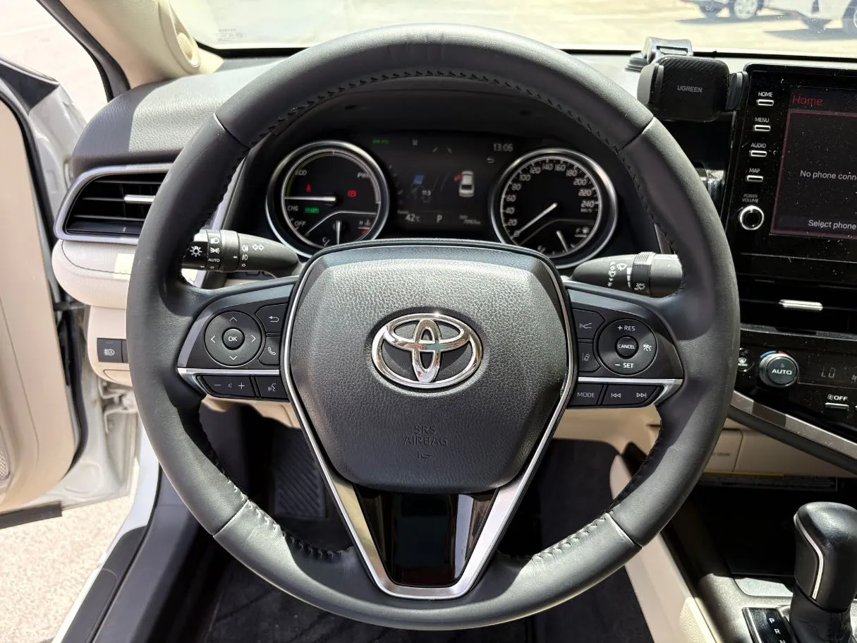 Car image 23