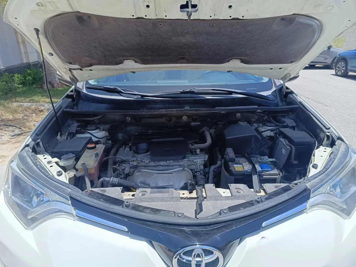 Car image 30