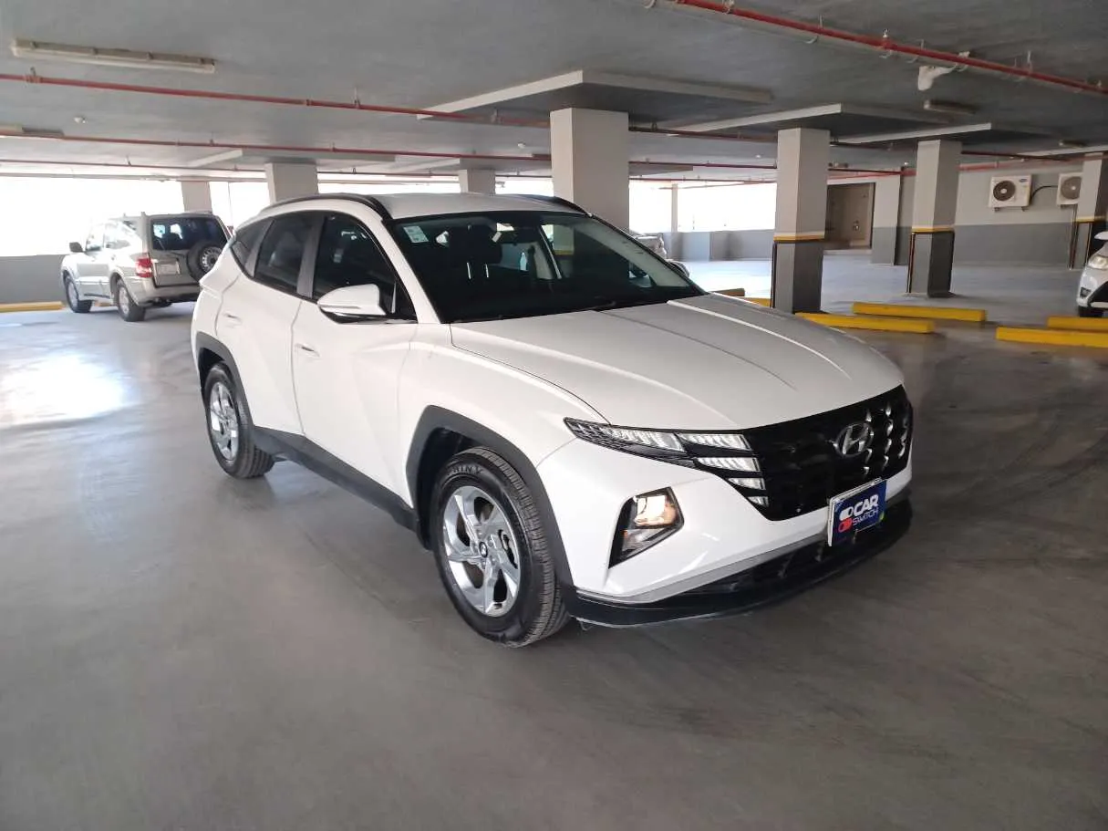 Car image 3
