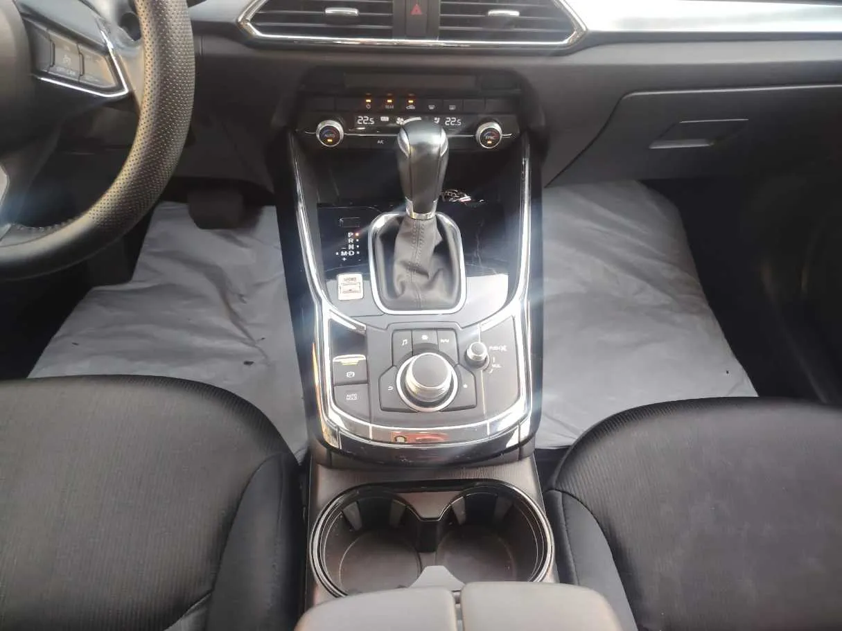 Car image 22