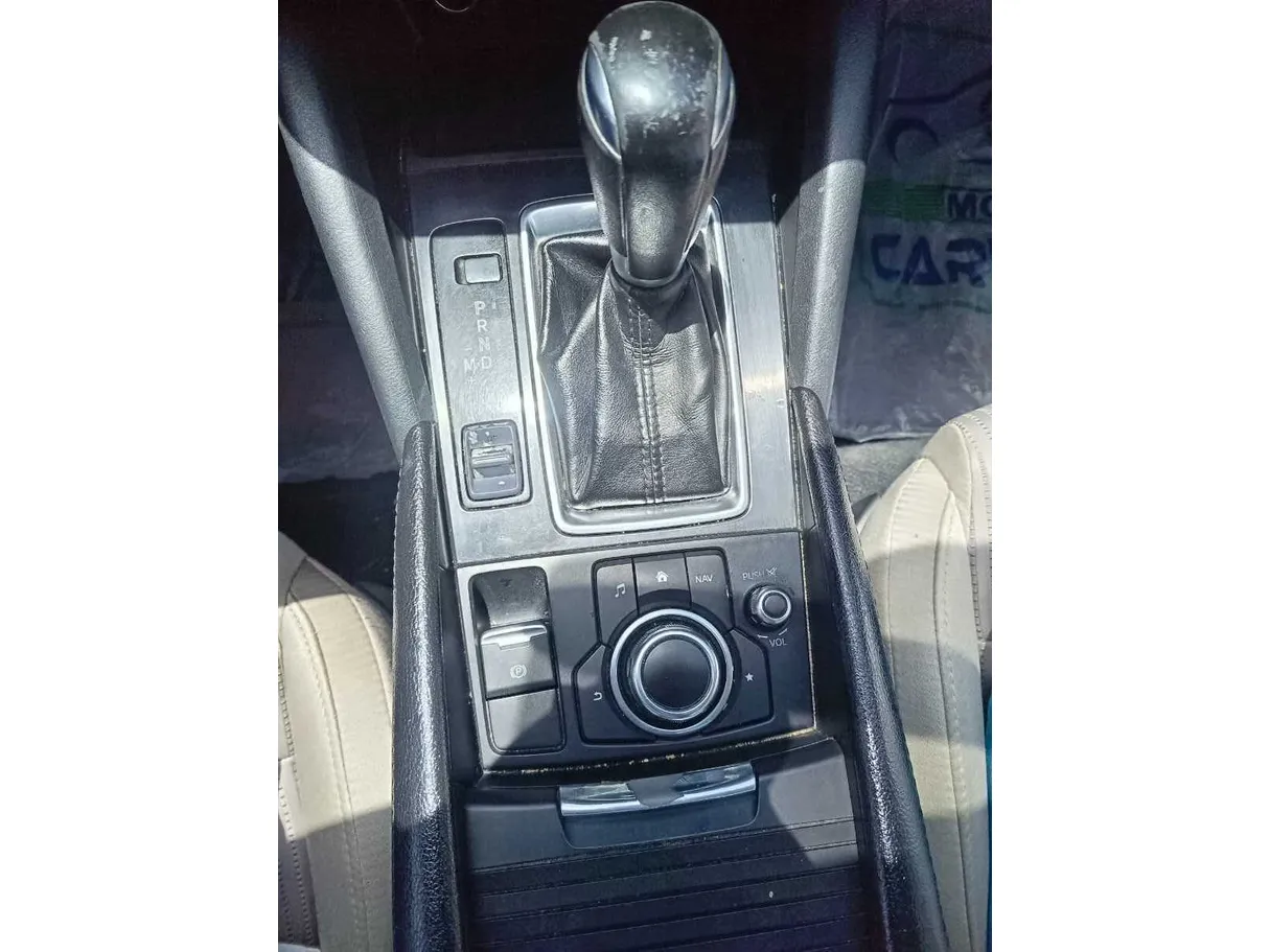 Car image 24